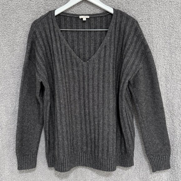 Gap Cozy Ribbed Vneck Wool blend Pullover Sweater Charcoal Heather Grey - Picture 1 of 8
